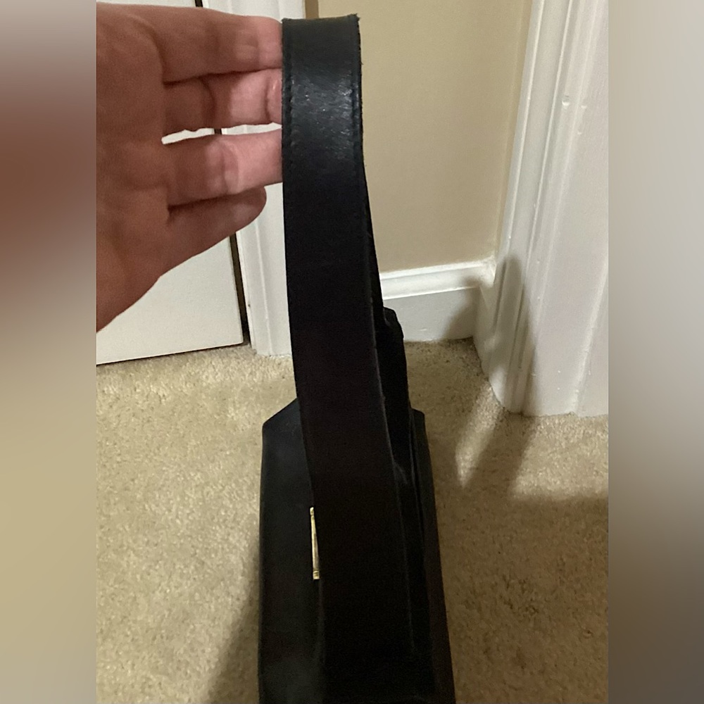 EUC🔥ADRIENNE VITTADINI GORGEOUS VINTAGE FAUX FUR&100%REAL LEATHER BLACK&GOLD!!! - Picture 10 of 10